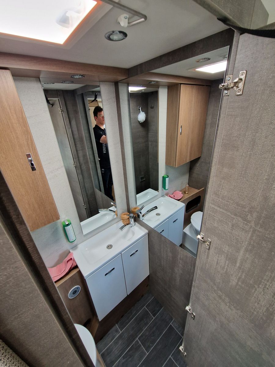 Fahrzeugabbildung Tabbert Senara 550E 2.3 2.000kg, Safety-Pack, Glattbl.