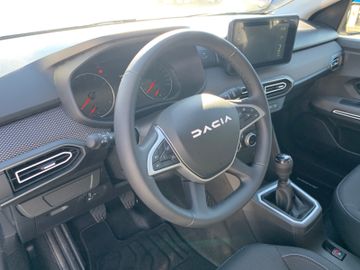 Fahrzeugabbildung Dacia Jogger TCe 110 Extreme+ 7-Sitzer