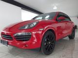 Porsche Cayenne S Diesel Navi StandHZG AD Allrad Panoram - Porsche Cayenne: Rot