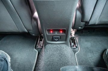 Fahrzeugabbildung Opel Astra 1. 6 K Sports Tourer NAVI|KAM|MASSAGE|MEMO