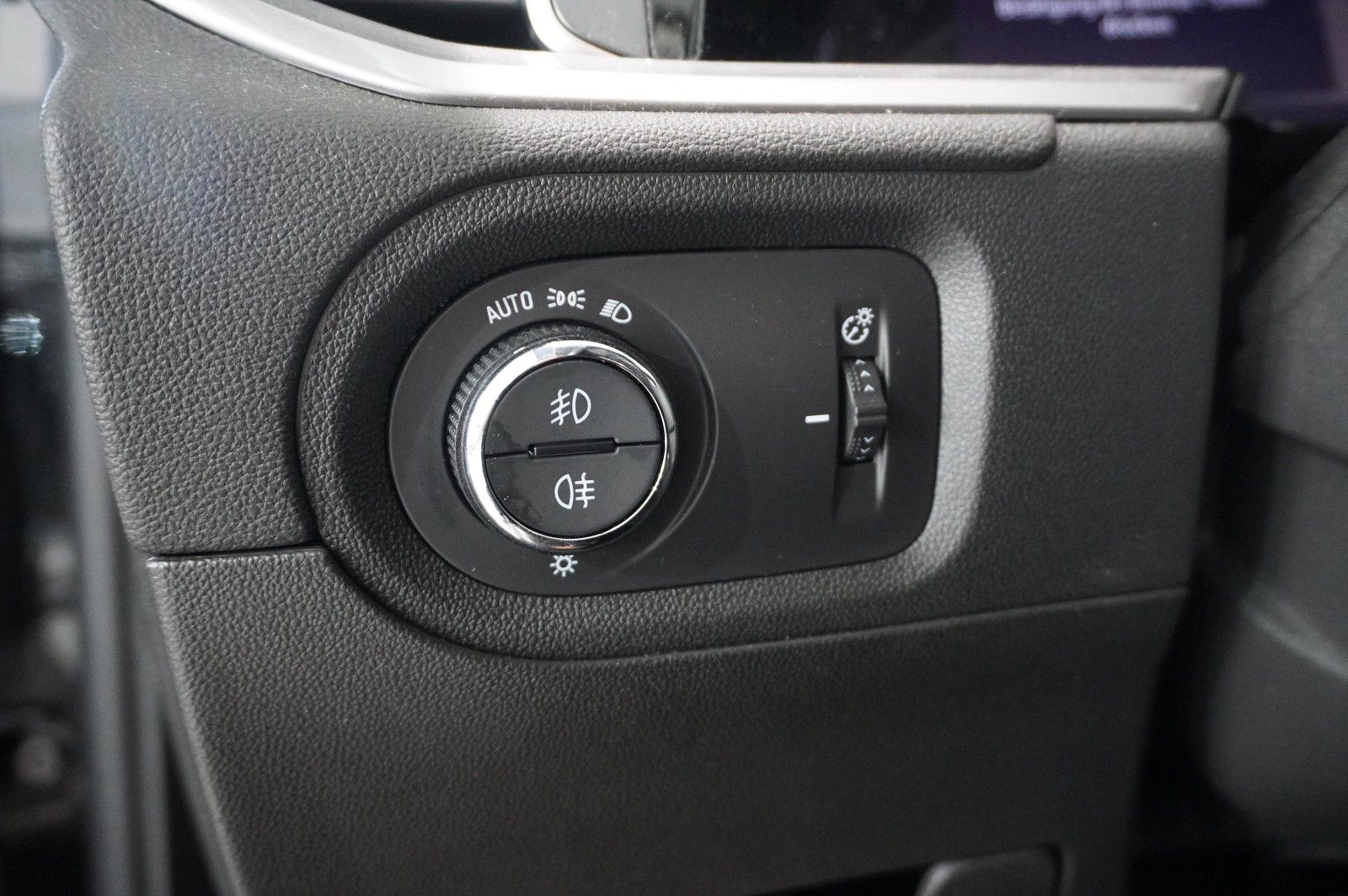 Fahrzeugabbildung Opel Grandland (X) ULTIMATE 4HYBRID NAVI/LED/360°/DAB