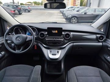 Mercedes V 220 - 6