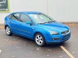 Ford Focus 1.6 Lim. Sport & Technisch 1A - Ford Focus aus 2006: 1.6