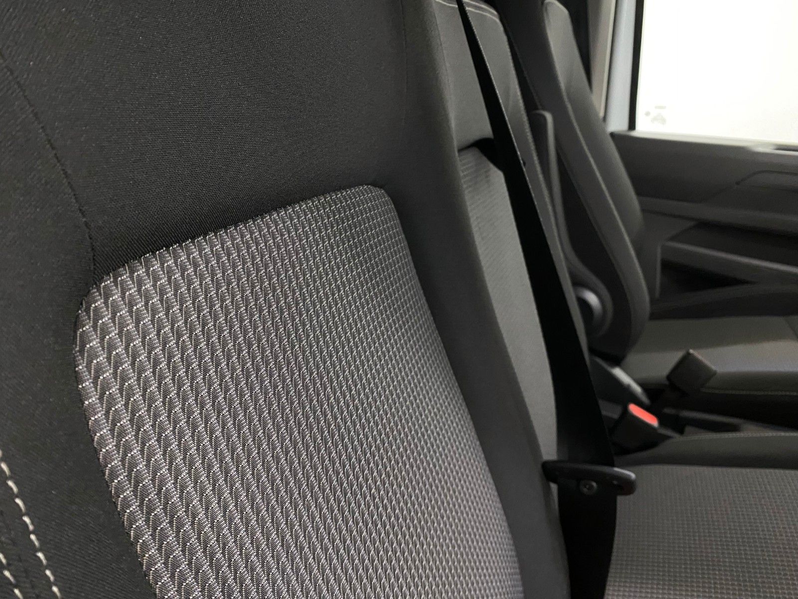 Volkswagen T6 Transporter - Bild 10