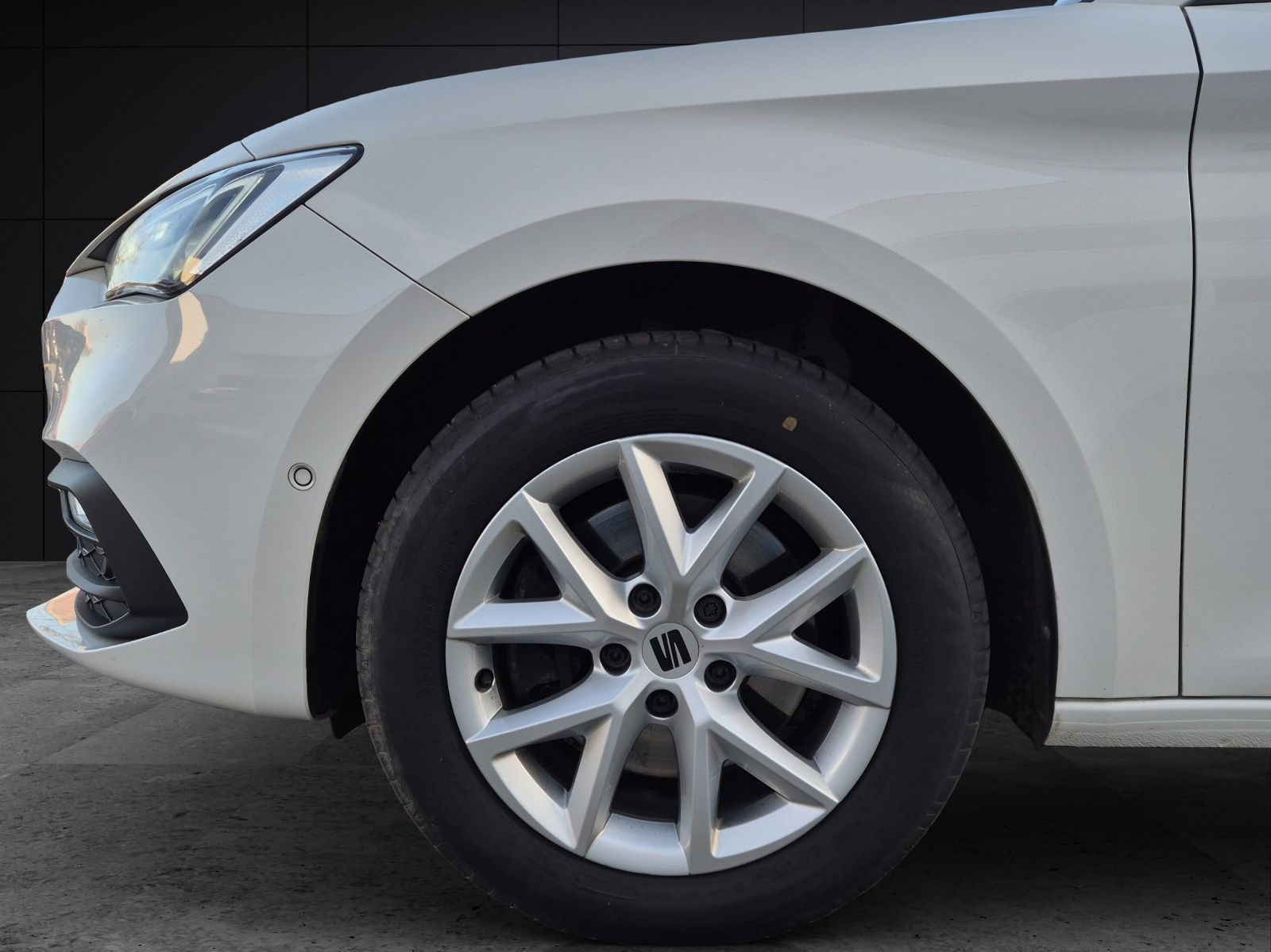 Fahrzeugabbildung SEAT Leon ST TDI Style DSG LED Navi AID ACC RFK beats