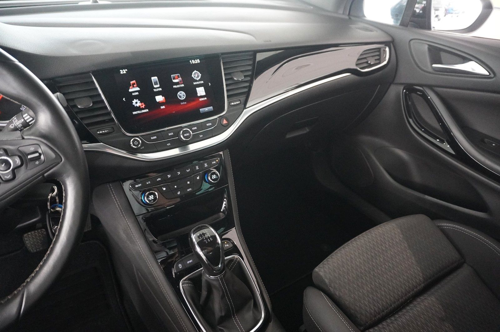 Fahrzeugabbildung Opel Astra K ST 1.6T INNOV. AHK/MATRIX/KAMERA/NAVI/SH