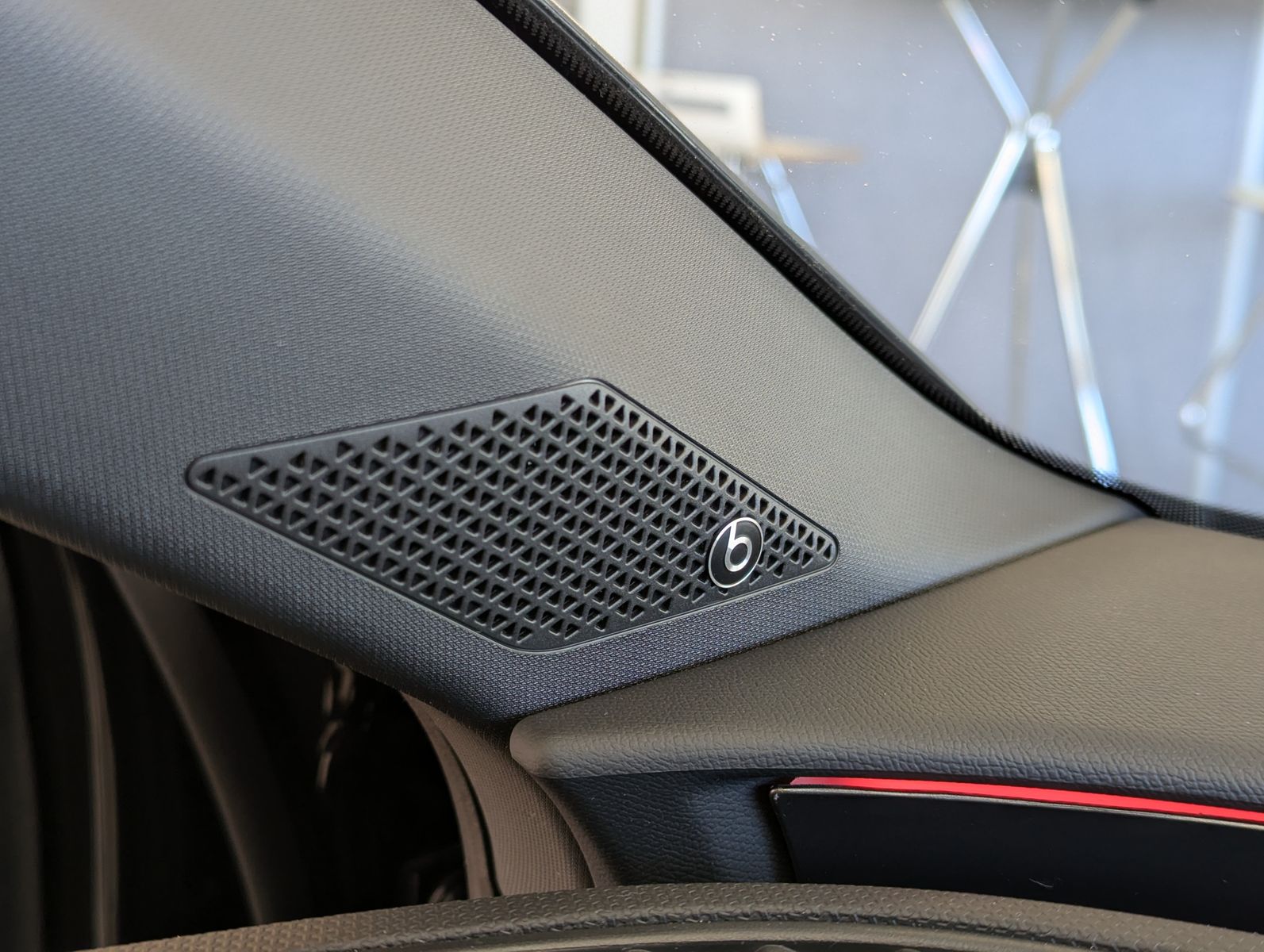 Fahrzeugabbildung CUPRA Leon VZ 2.0 TSI DSG Pano Matrix Beats Memory 19"