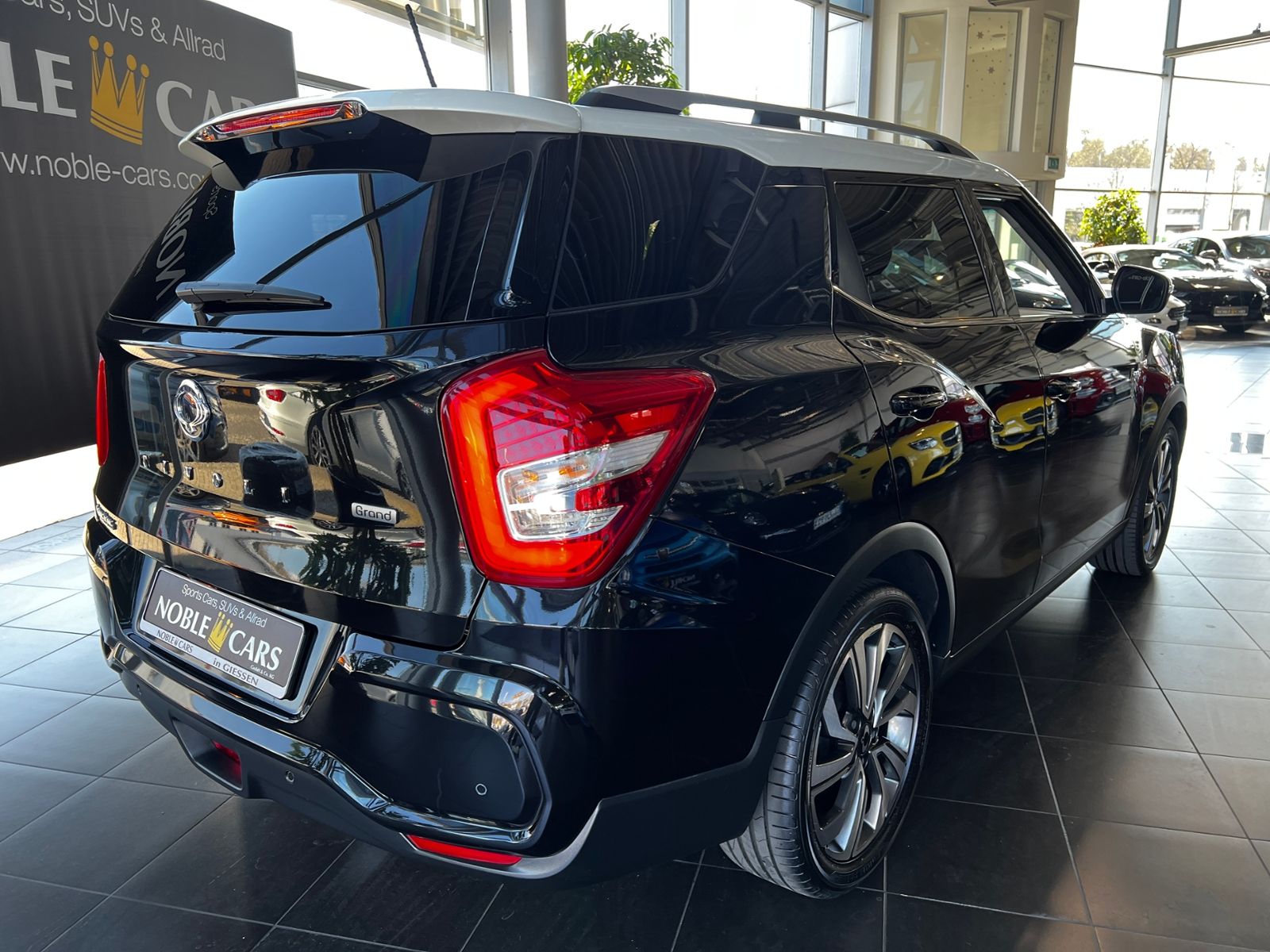 Fahrzeugabbildung Ssangyong Tivoli Grand Fizz 4x2 AHK RFK LED NAV