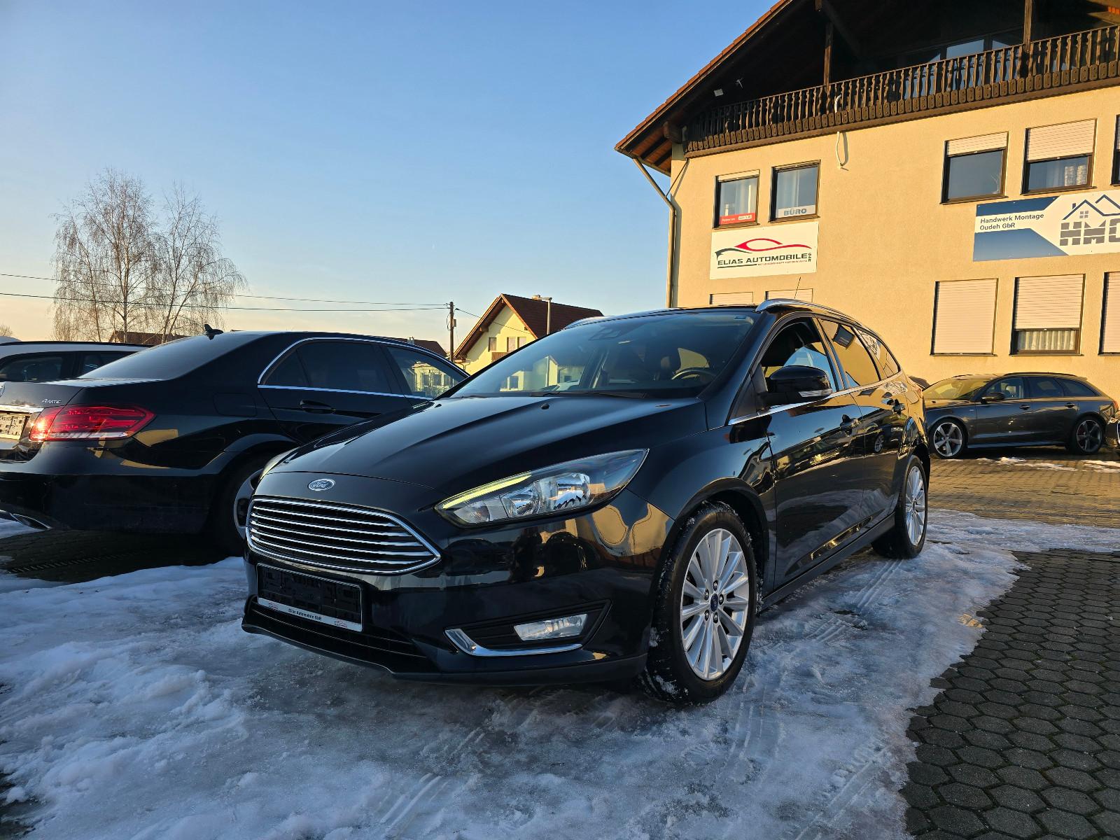 Ford Focus Turnier Titanium/ SHZ/ Lek.Hei./ TÜV NEU