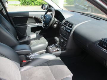 Ford Mondeo Ghia X Klimaa. + PDC + Xenon