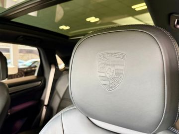 Porsche Cayenne - 8