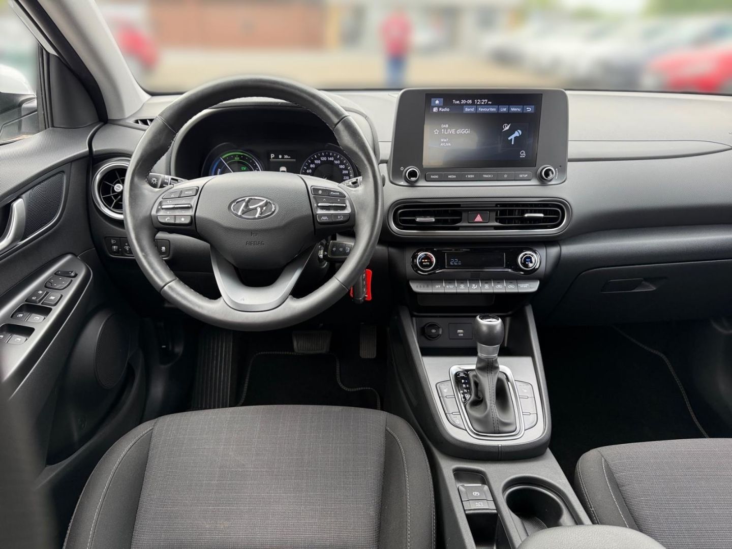 Fahrzeugabbildung Hyundai KONA 1.6 Hybrid Select Winterpaket Allwetterreif