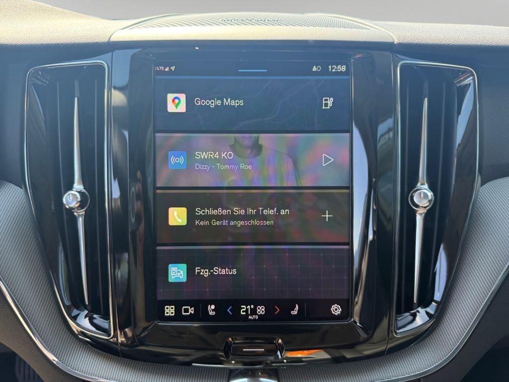 VOLVO XC60 T6 AWD Plug-in Hybrid Plus Dark 360° VOLVO XC60 T6 AWD Plug-in Hybrid Plus Dark 360°