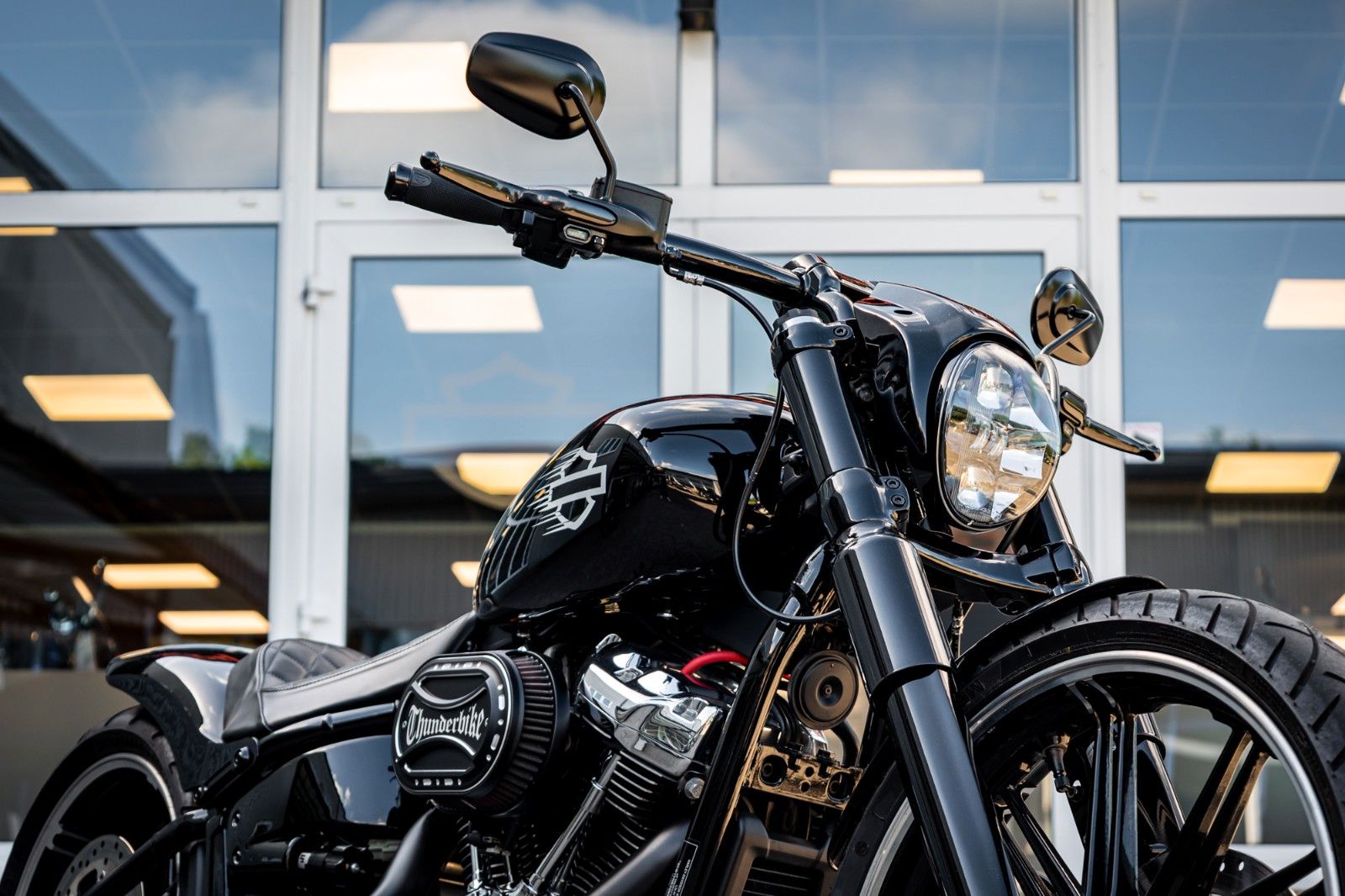 Fahrzeugabbildung Harley-Davidson FXBRS Breakout 114 cui - Jekill & Hyde