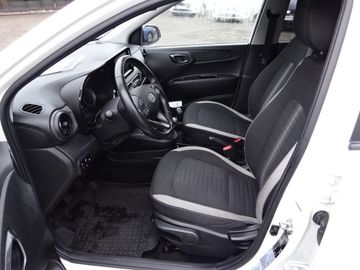 Fotografie 17 des Hyundai i10 1.0 Edition 30 *PDC*SHZ*Klima Klima