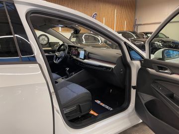 Volkswagen Golf VIII Lim. Life *LED*NAVI*PDC*AMBIENTE*CAR2X
