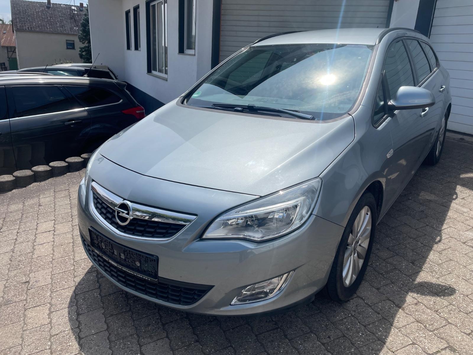 Opel Astra, 2011