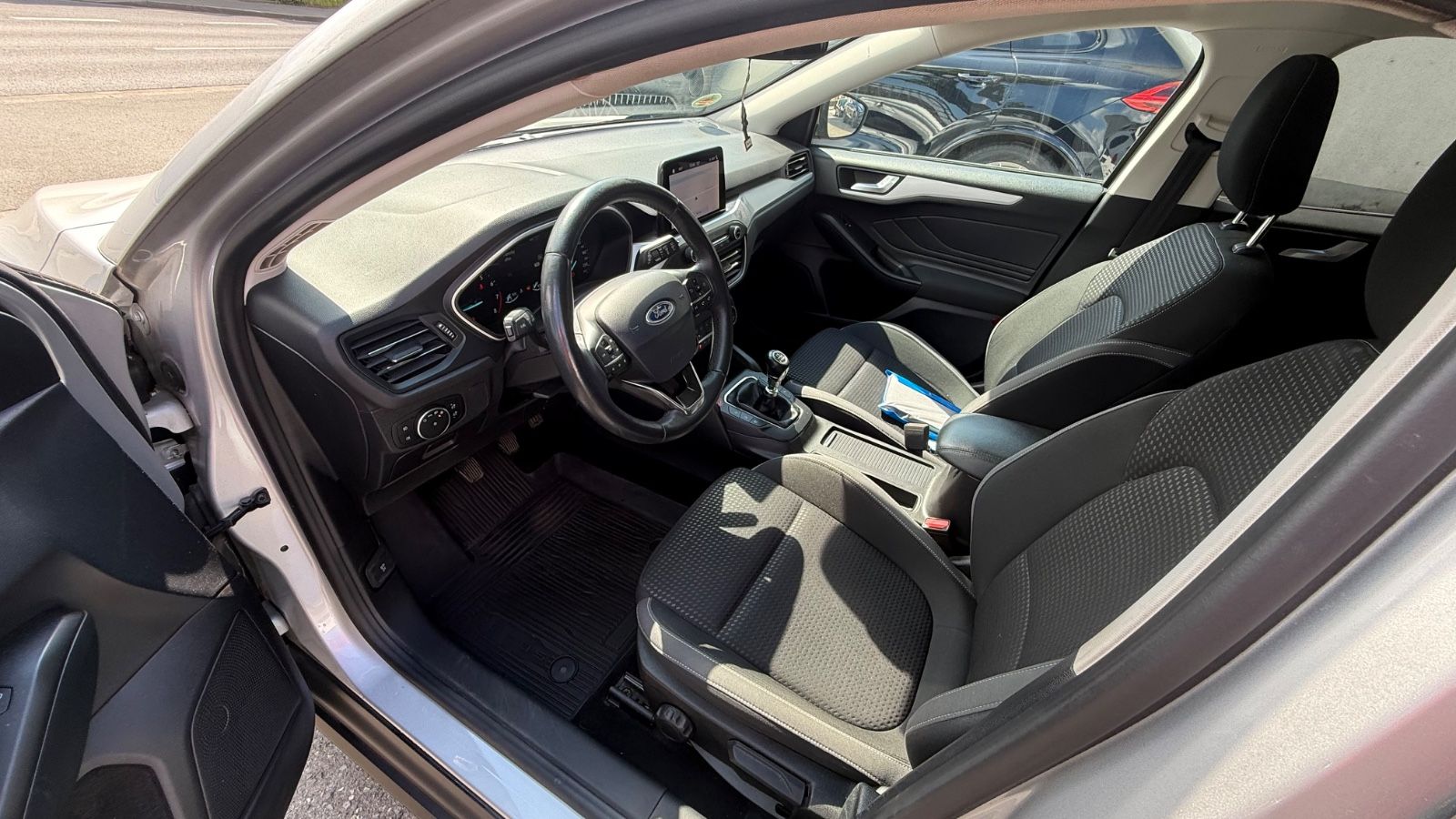 Fahrzeugabbildung Ford Focus Turnier Cool & Connect