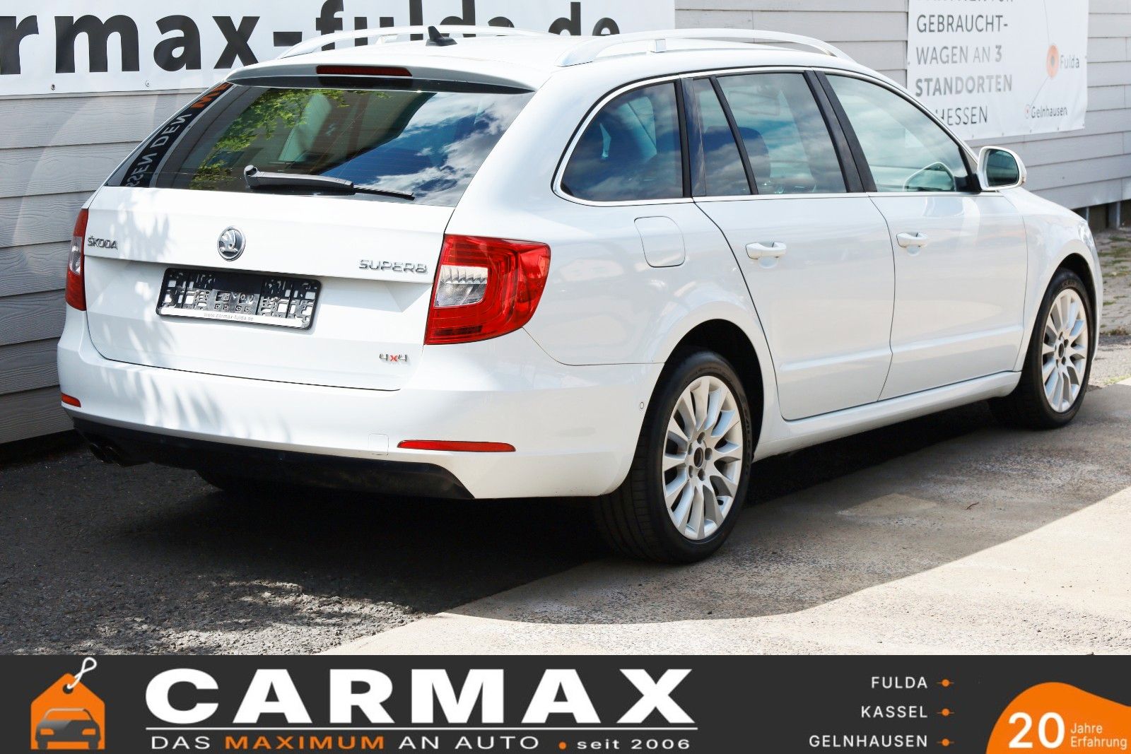 Fahrzeugabbildung SKODA Superb Combi Exclusive 4x4 Navi,Xenon,SH,PDC,+WR