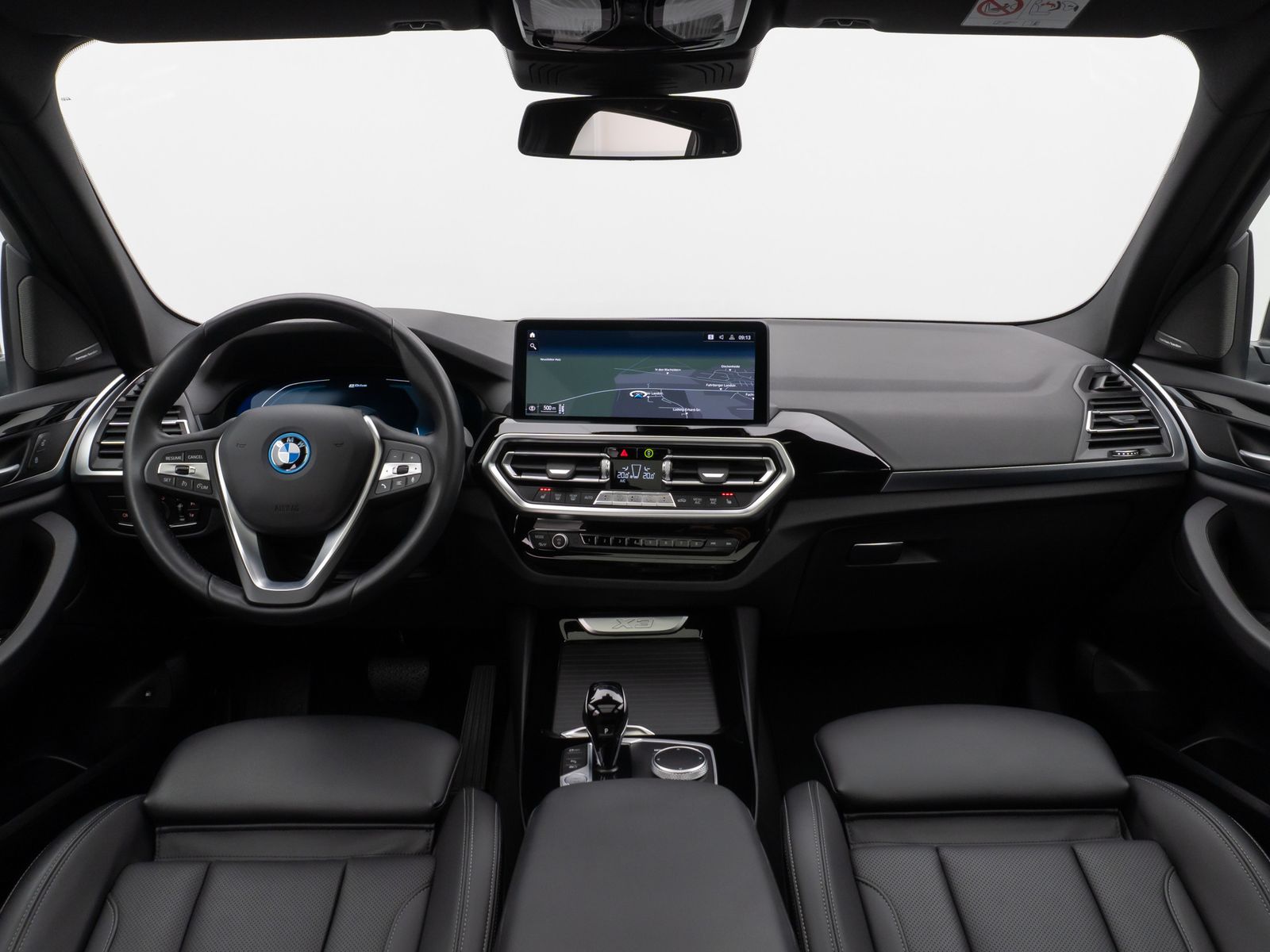 Fahrzeugabbildung BMW X3 xD30e Panorama Kamera HUD H/K Komfort Sport