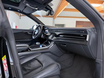 Audi Q8 - 8