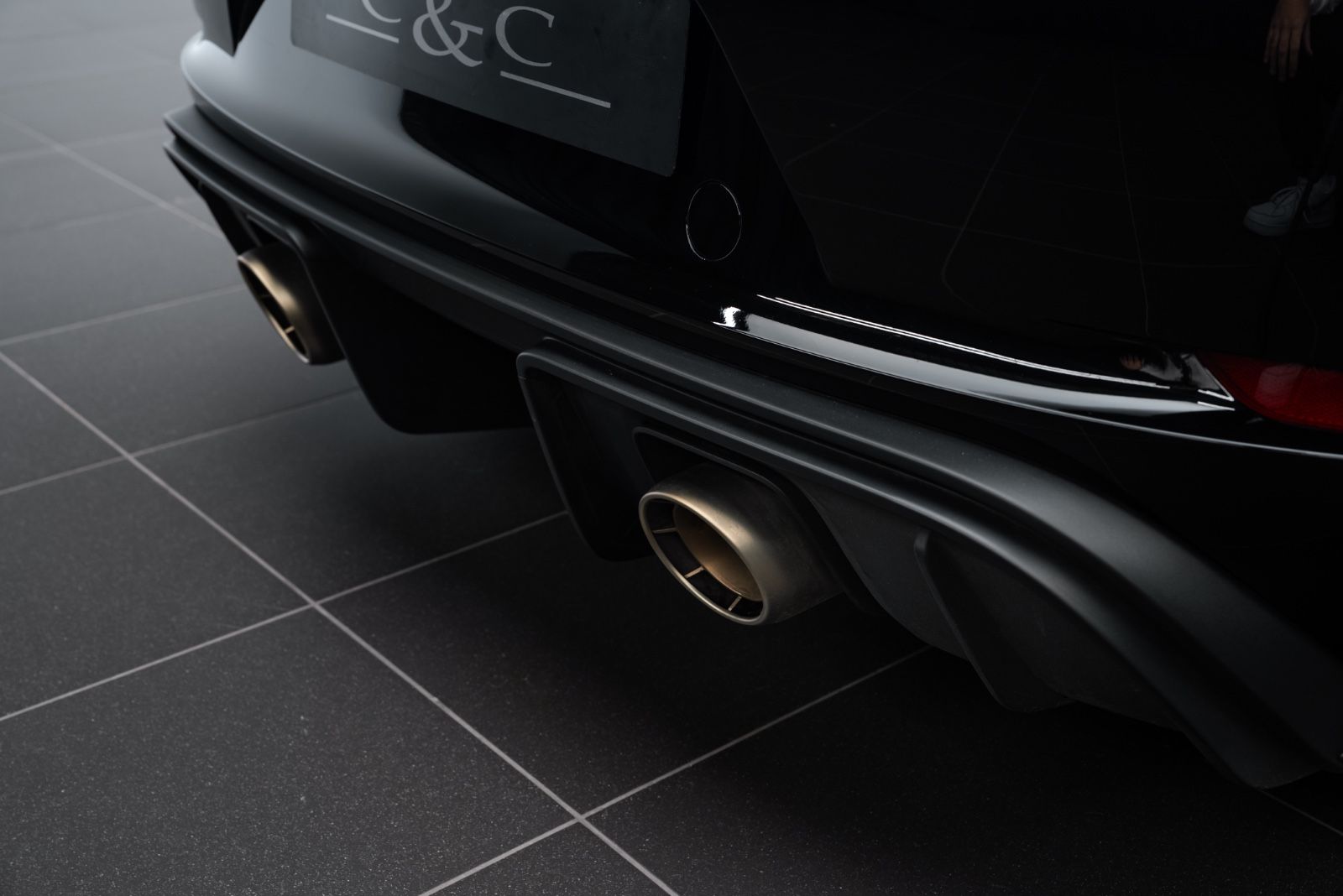 Fahrzeugabbildung Porsche 718 Cayman GT4 RS WEISSACH/PCCB/LIFT/CARBON