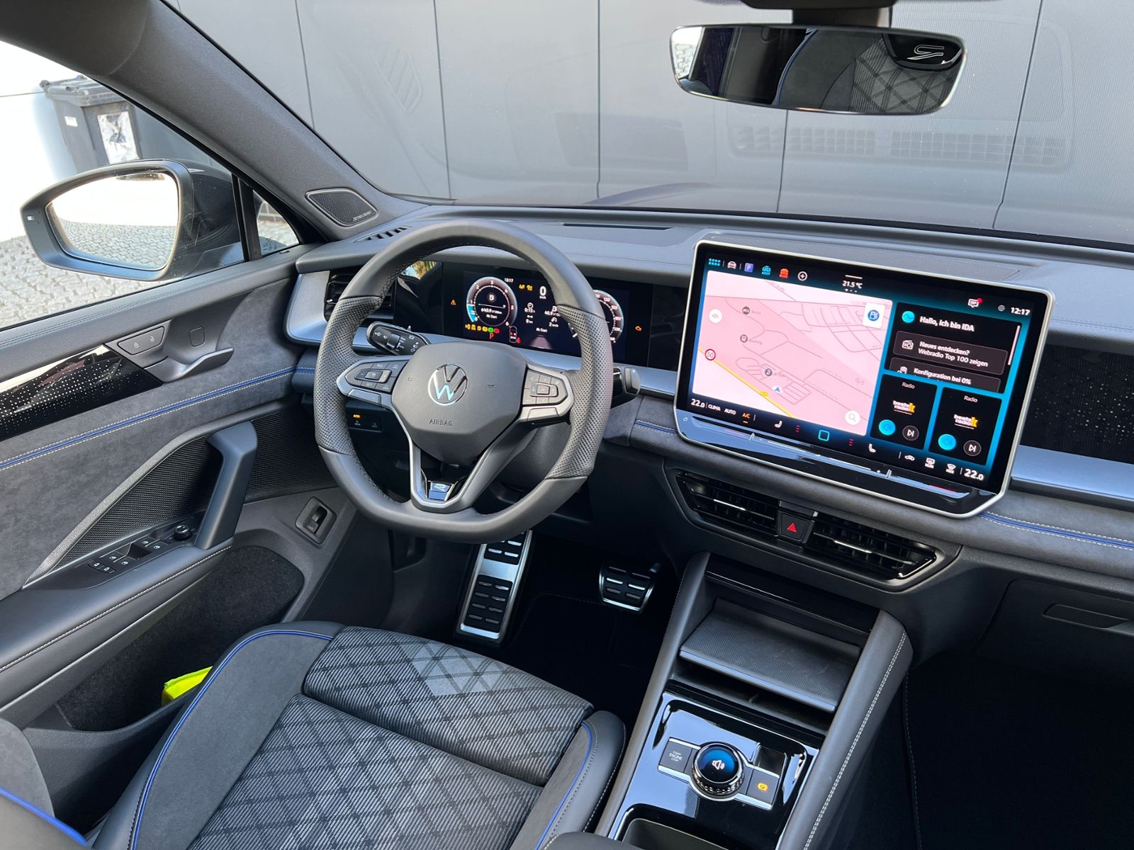 Fahrzeugabbildung Volkswagen Tayron R-Line 2.0 TDI DSG 4MOTION *Panorama, Bla