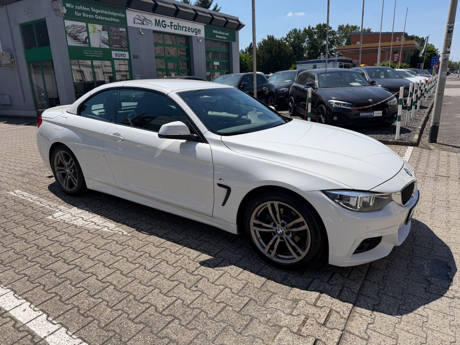 Fahrzeugabbildung BMW 420 i Cabrio M SPORT 1-HAND NAVI AUTOMATIK LED