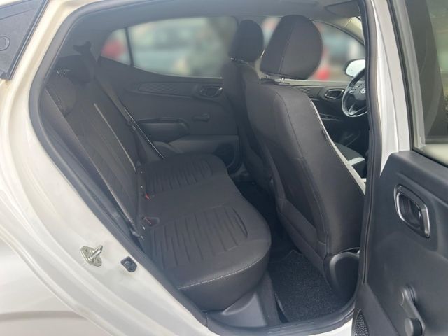 Fahrzeugabbildung Hyundai i10 Edition 30 Apple CarPlay Android Auto DAB SH