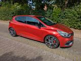 Renault Clio RS Trophy TCe 220 EDC RS Trophy - Renault Clio: RS