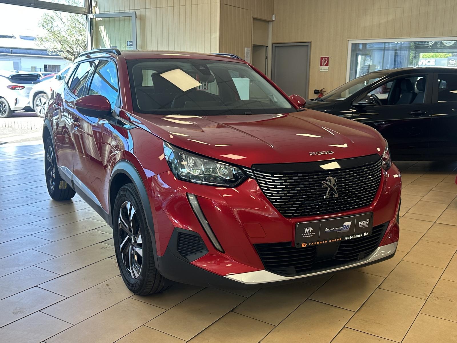 Peugeot 2008 Allure*LED*Tempo*1.Hand*Leder*CarPlay*PDC