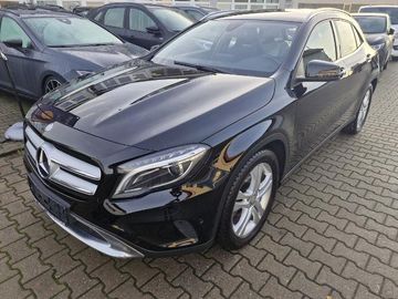 Bild 1 Mercedes-Benz GLA 180 Urban,Score 8-fach bereift