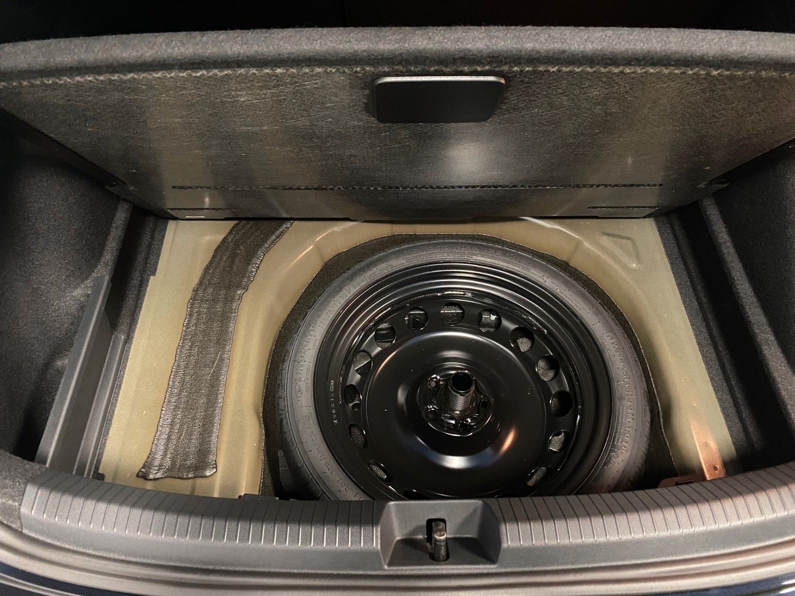 Fahrzeugabbildung Volkswagen Taigo 1.5 TSI DSG Life+MATRIX LED+KAMERA+AppCon+