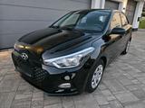 Hyundai i20 Active 5 Türer Super Zustand - Hyundai i20: Türer