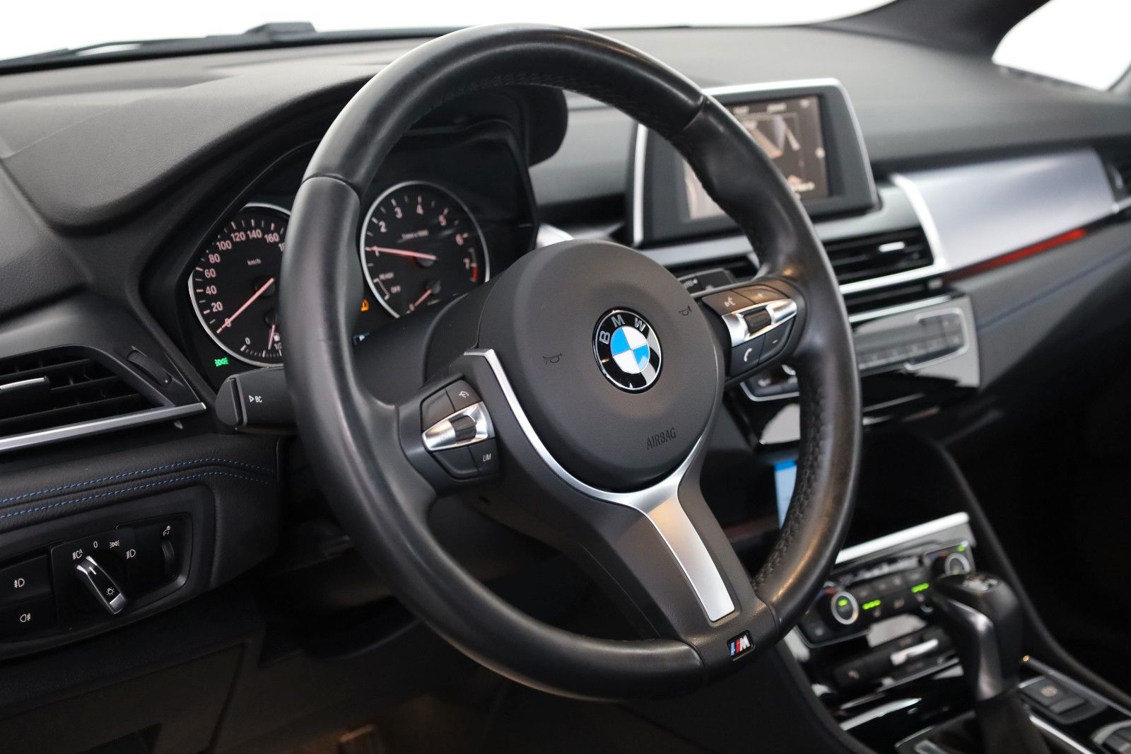 Fahrzeugabbildung BMW 220iA Active Tourer M Sport Alcantara,LED,SH,PDC
