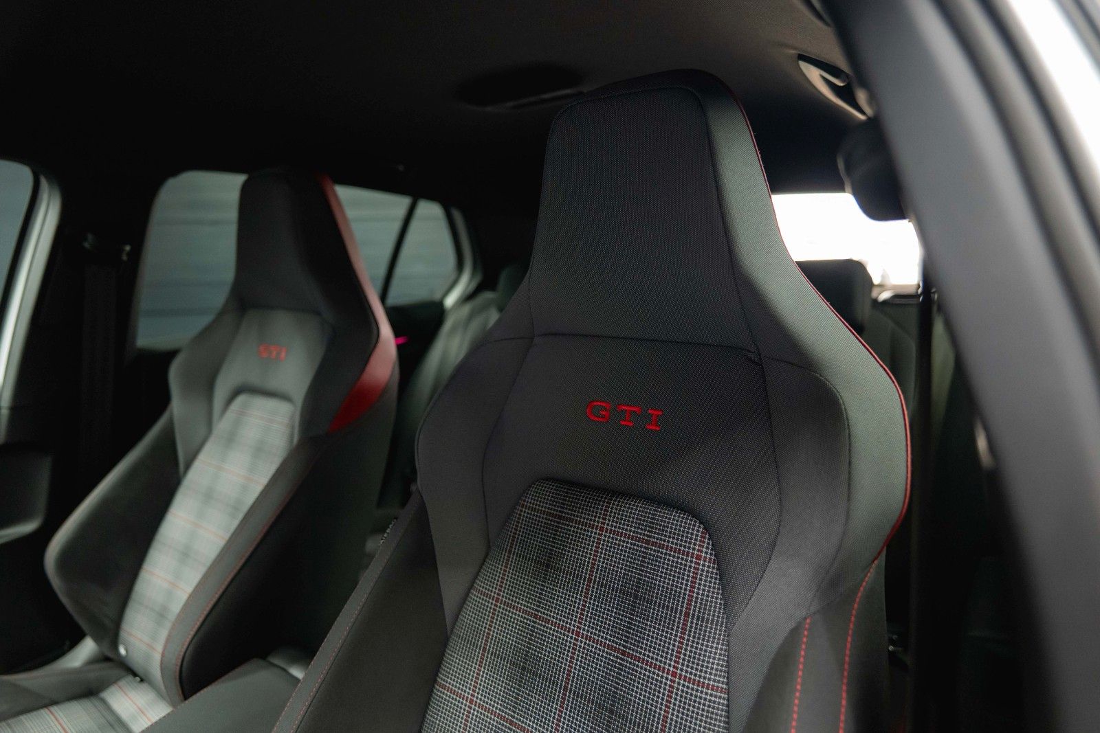 Fahrzeugabbildung Volkswagen Golf VIII Lim. GTI *LED+*Digital Tacho*1.Hand*