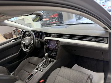 Volkswagen Passat Variant - 12