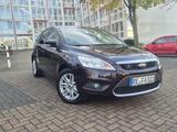 Ford FOCUS  GHIA /125 PS/KLIMA/EFH/AHK/SHZ/EINPARKHEL - Ford Focus aus 2009: Ghia