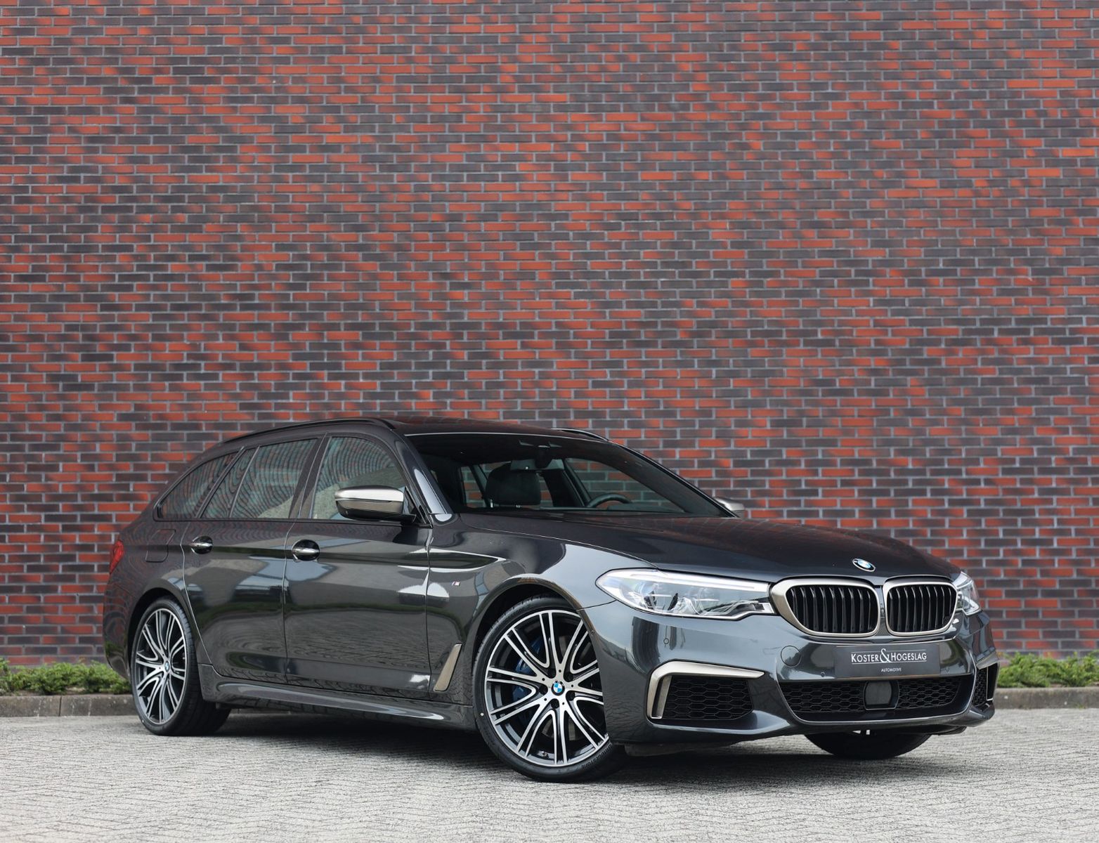 BMW M550d xDrive | Pano - AHK - HUD