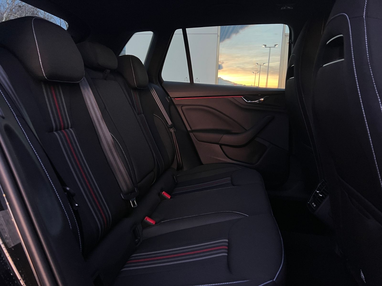 Fahrzeugabbildung SKODA Kamiq Monte Carlo 1.0 TSI DSG *Garantie, LED, AH