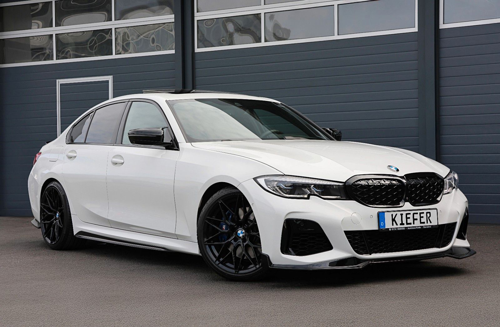 BMW M340i M/LASER/360°/Cockpit/SHZ/CarPlay/SPUR/R19