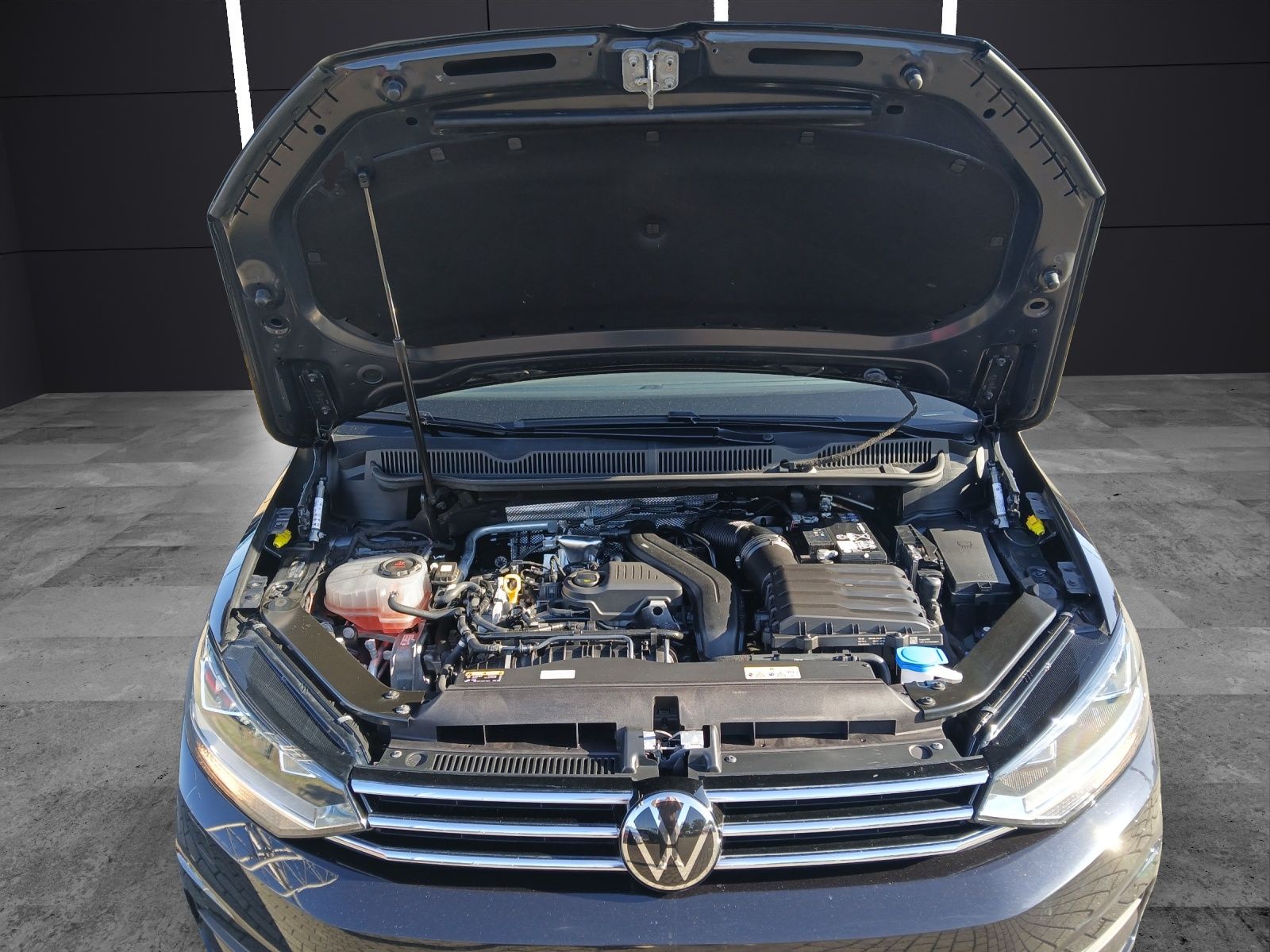 Fahrzeugabbildung Volkswagen Touran TSI Comfortline 7-Si Navi AID ACC PDC SH