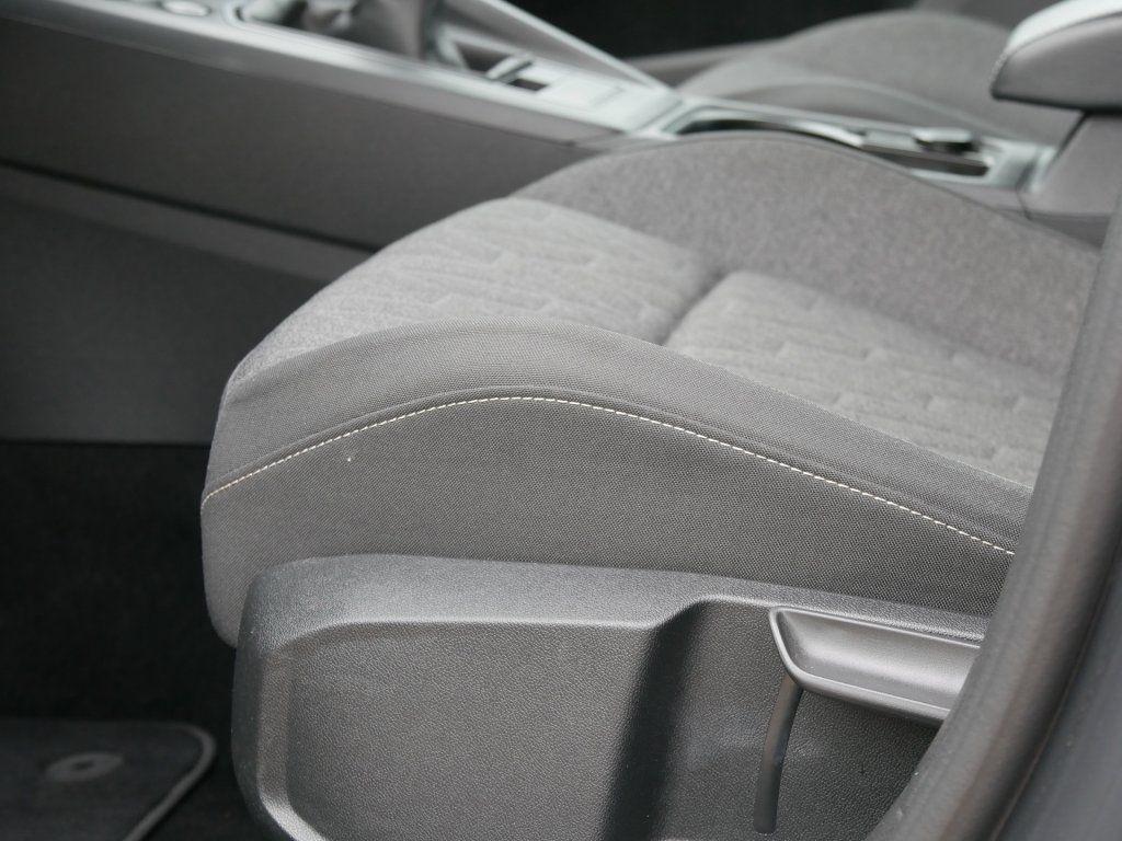 Volkswagen Golf VIII 1.0 TSI Move LED DigCockpit PDC SHZ, миниатюра 13