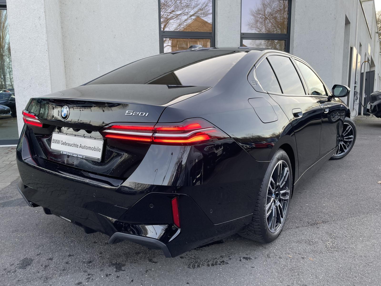 BMW 520i Limo M Sport | AHK Pano Autobahnass. 360Cam