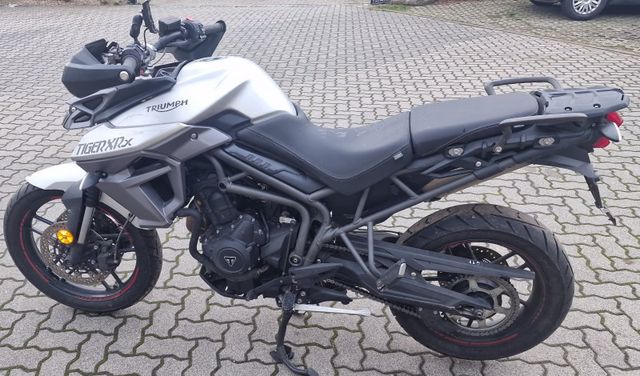 Triumph Tiger 800 XRX 