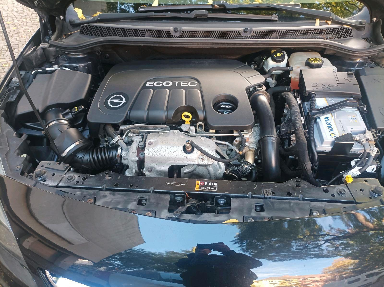 Opel Astra 2015 — photo 14