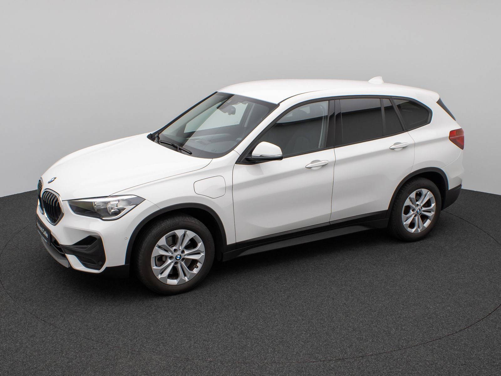 Fahrzeugabbildung BMW X1 xD25e Parkassist DAB Navi Geschwindigkeitsreg