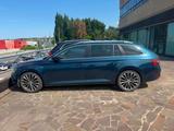 Skoda Superb 2.0 TDI 190 CV SCR DSG 4x4 Wagon La - Skoda Superb mit Halbautomatikschaltung