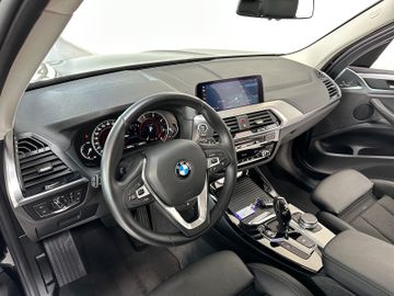 Fahrzeugabbildung BMW X3 xD20d xLine Alarm Panorama DisplKey M Sport