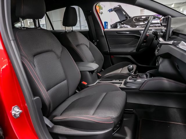 Ford Focus Turnier ST-Line X LED MATRIX NAVI RFK AGR-